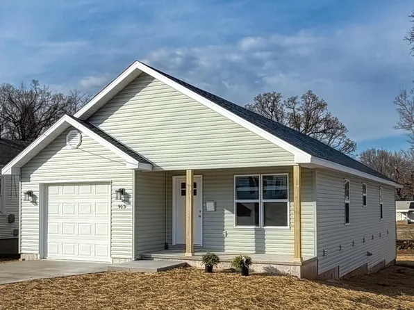 913 W Della Street, Springfield, MO 65803