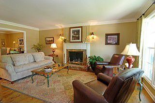1st image of 121 Claremont Dr