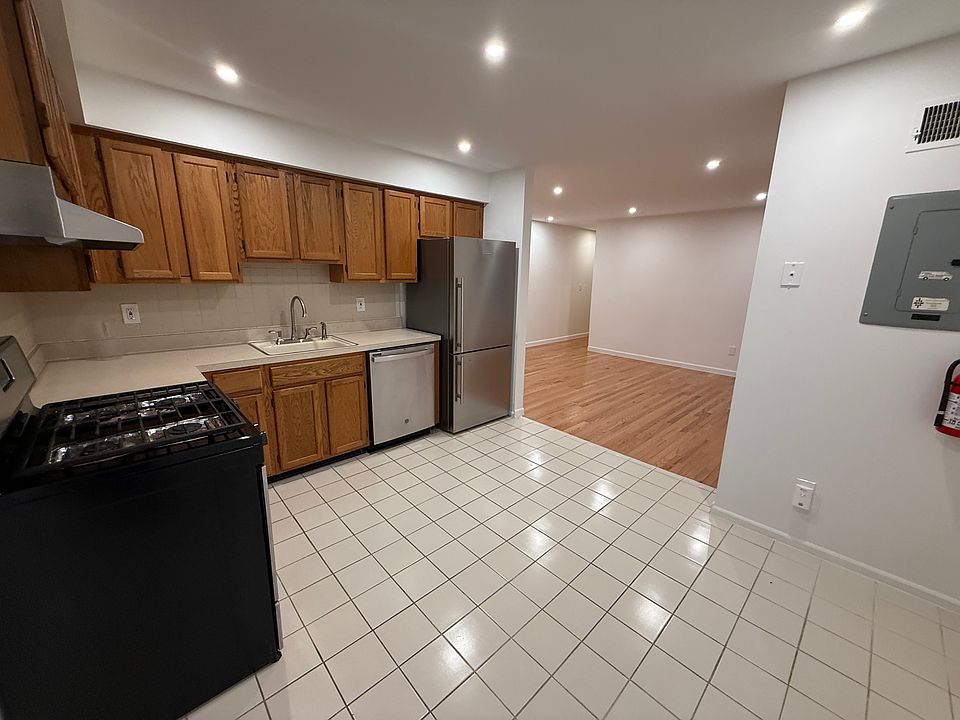 1st image of 700 Schuyler Ave APT E14