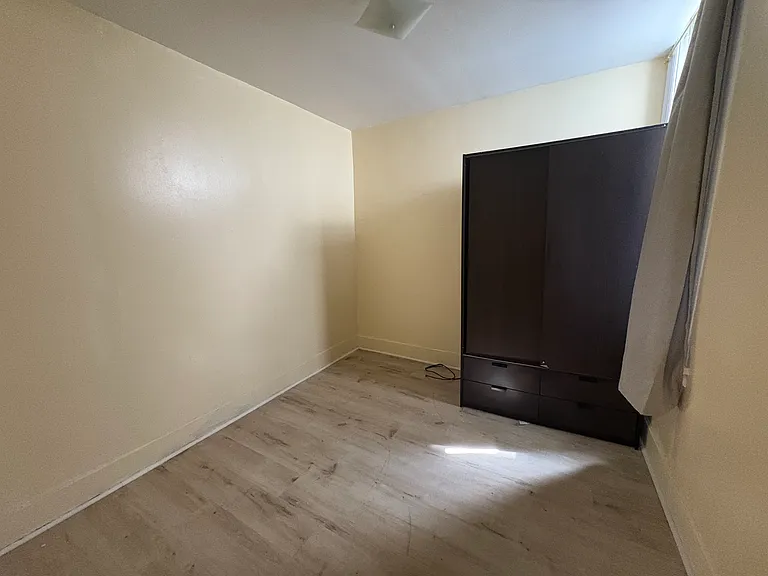 649 W 28th St #1 — Photo 6