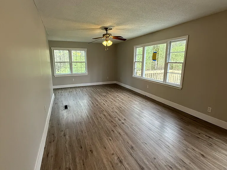 5616 Cruce Rd — Photo 2