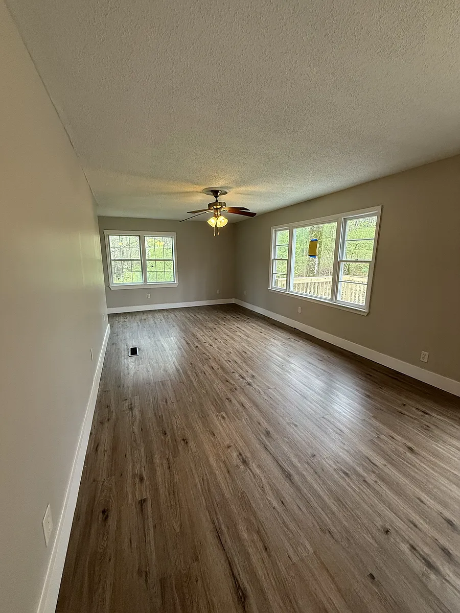 Building Photo - 5616 Cruce Rd
