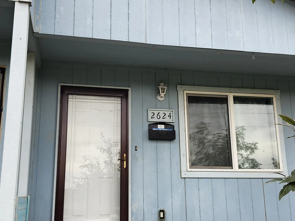 2624 W Bridge Ave