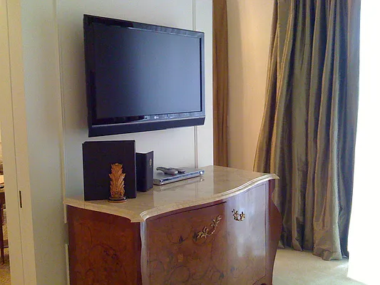 Rented by A & I Broadway | media 22