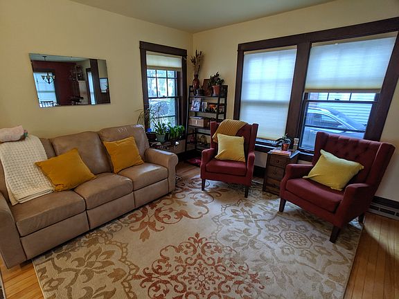 3rd image of 1812 W Lawn Ave