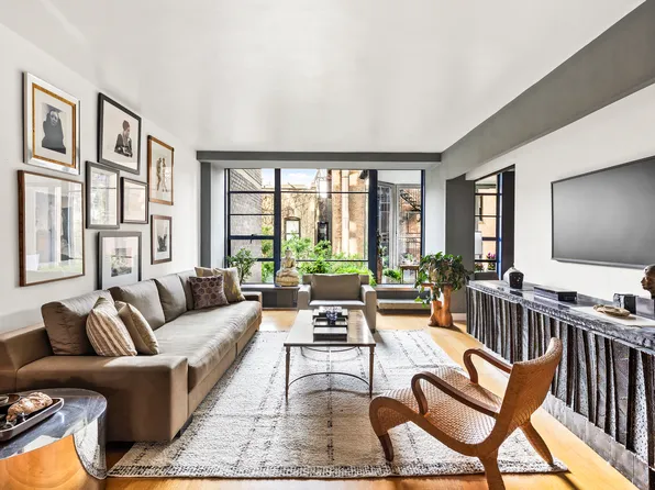 37 West 12th Street image 1 of 16