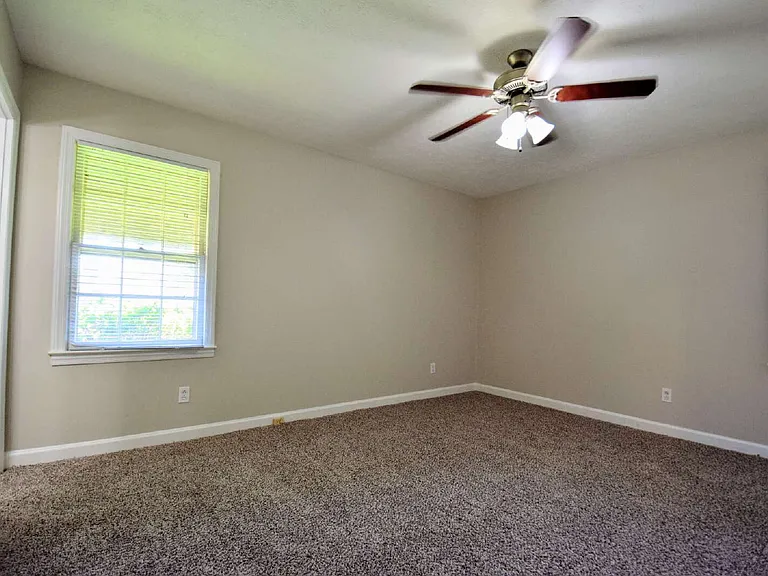 1509 Paisley Ave — Photo 5