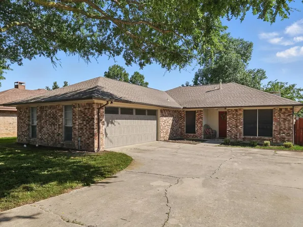 3909 Winston Dr, Denton, TX 76210