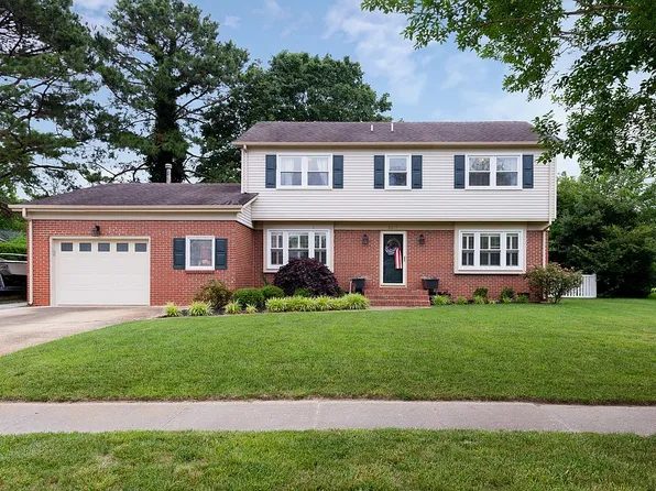 2217 Laurel Cove Dr, Virginia Beach, VA 23454