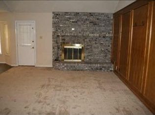 7235 Allyn Dr, Azle, TX 76020