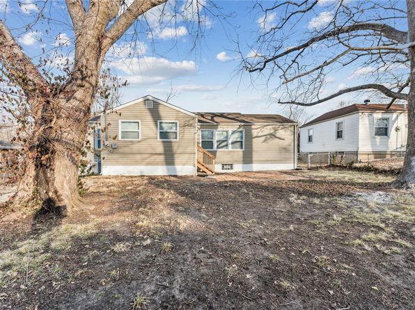 1246 Kilgore Dr, Saint Louis, MO 63137