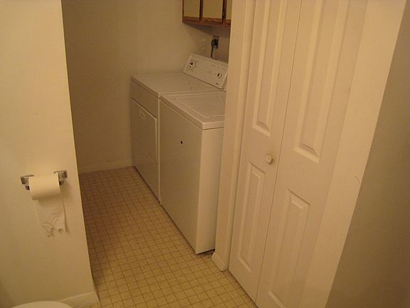 4th image of 1724 Blackstone Dr