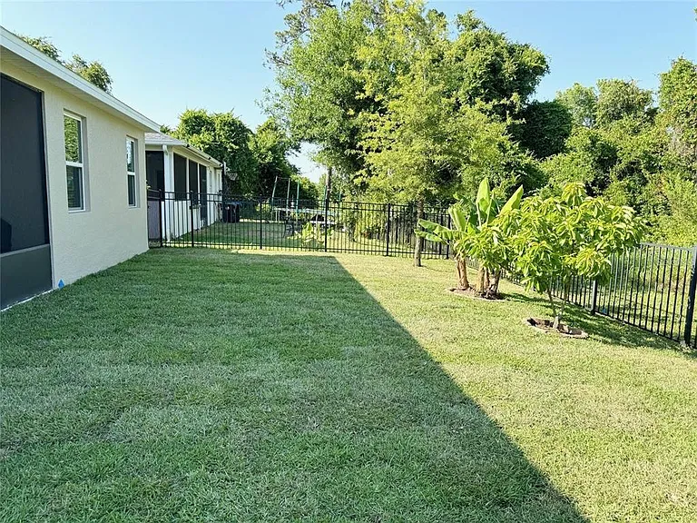 11460 Wakeworth St — Photo 17