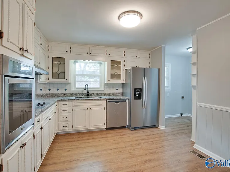 9802 Dolphin Dr SE — Photo 11