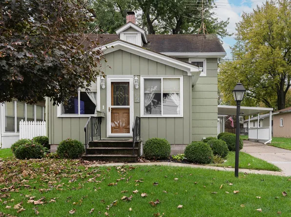 512 22nd Ave, East Moline, IL 61244