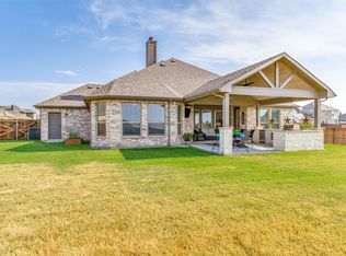 814 Comanche Dr, Midlothian, TX 76065