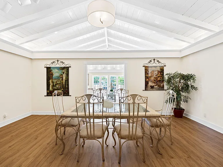 2400 Delmar Pl — Photo 4