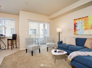 564 225th Ln NE APT A305, Sammamish, WA 98074