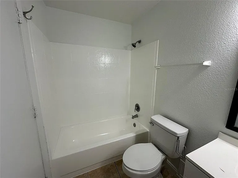 1000 Dolphin Dr — Photo 6