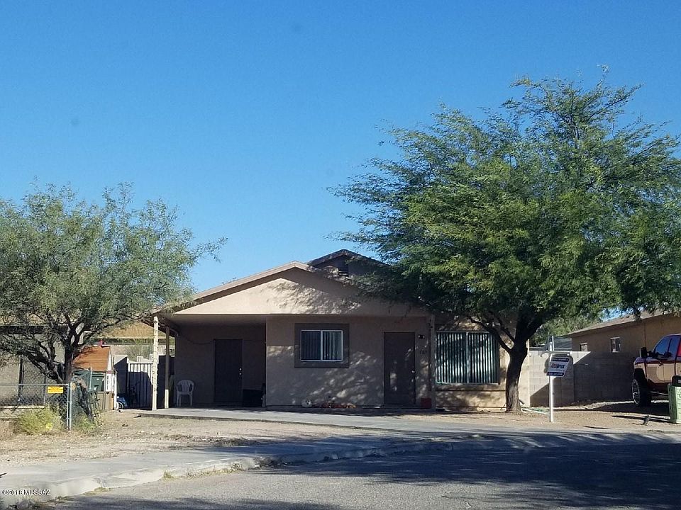 1st image of 764 W Carolchristine Pl
