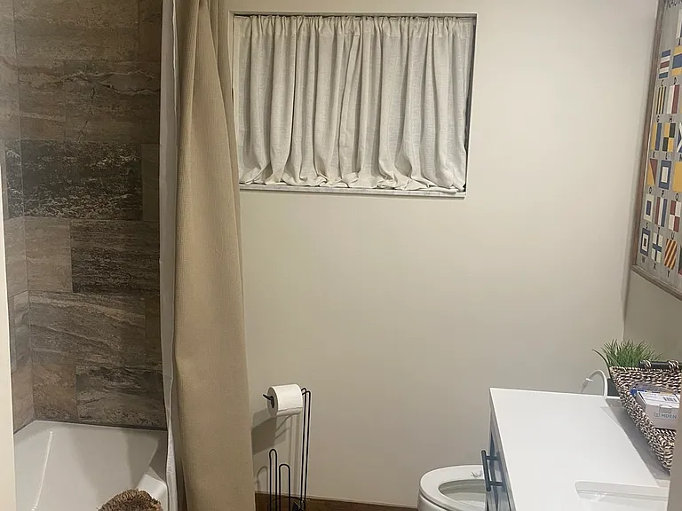 1090 Fairview Ln — Photo 10
