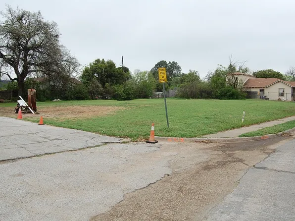 2703 Swanson St, Dallas, TX 75210