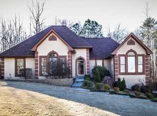 50 Indian Bluff Dr, Sharpsburg, GA 30277