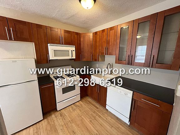 3rd image of 2057 Laurel Ave #3