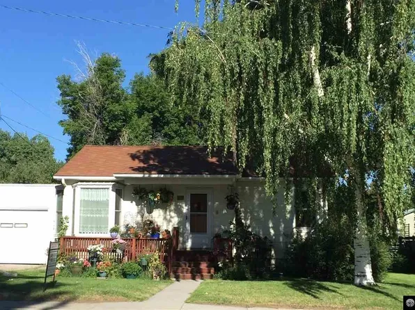 745 S 5th St, Lander, WY 82520