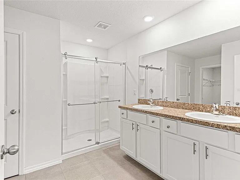 8687 SW 49th Ter — Photo 17