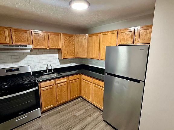 3rd image of 10 Henry Ter APT 13