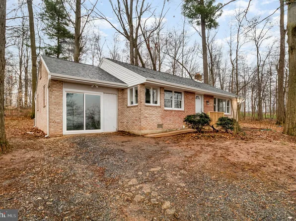 826 Franklin Church Rd, Dillsburg, PA 17019