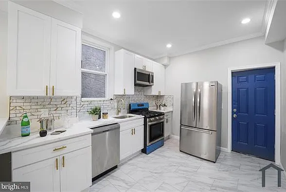 2402 Presbury St — Photo 11