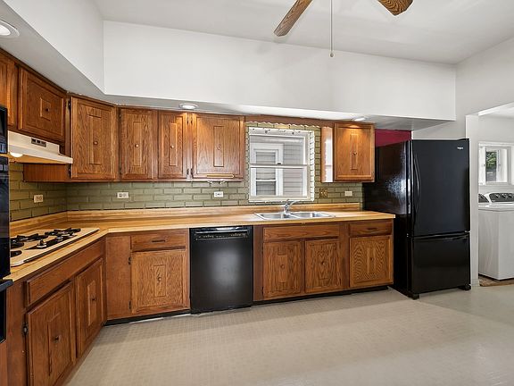 4th image of 6254 W Cuyler Ave