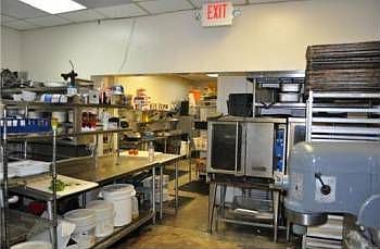 3rd image of 17608 Collins Ave