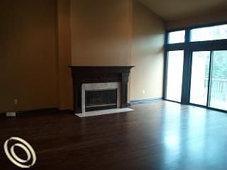 4th image of 2483 Hickory Glen Dr #1