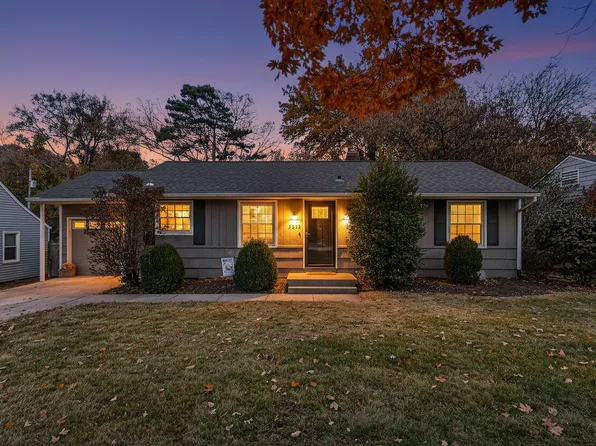 3310 W 74th Ter, Prairie Village, KS 66208