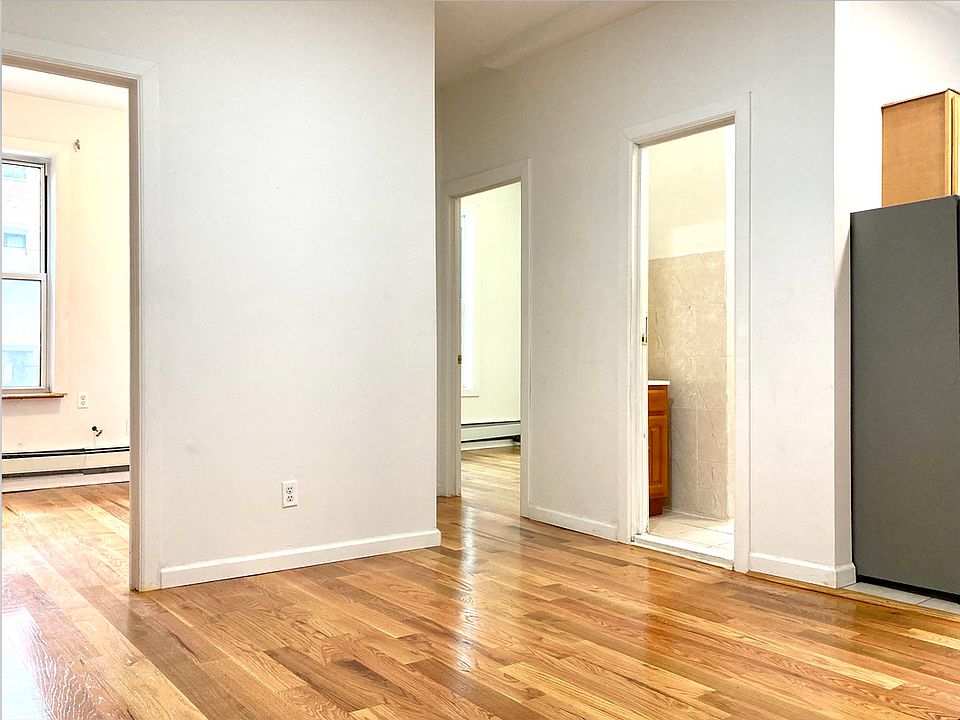 1st image of 233 Maujer St #1R