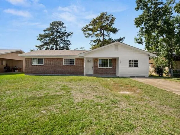 407 Magnolia St, New Llano, LA 71461