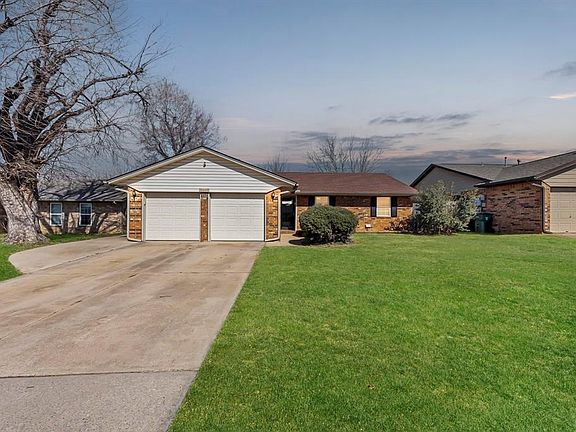 2nd image of 10445 Birkenhead Rd