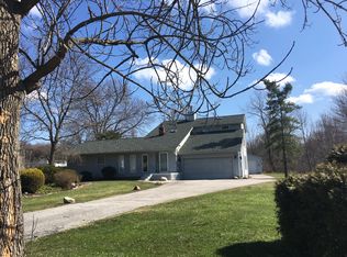 38410 Rogers Rd, Willoughby, OH 44094