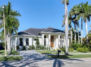 629 10th St N, Naples, FL 34102