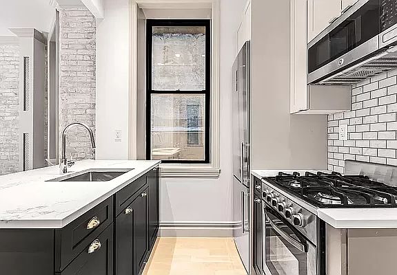 3rd image of 295 De Graw St #3W