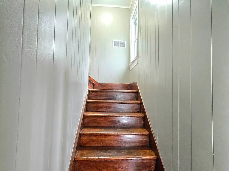 216 E Madison St — Photo 7