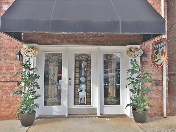 2nd image of 138 Marketplace Ave