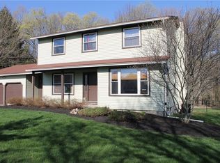 3463 Cherokee Cir, Syracuse, NY 13215