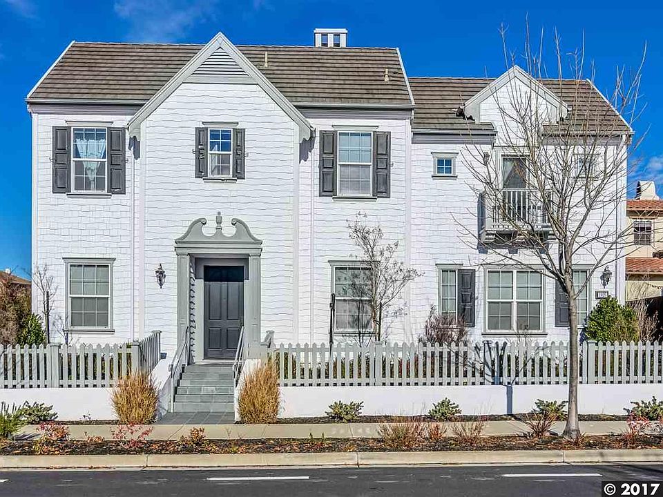 1st image of 1925 Casablanca St