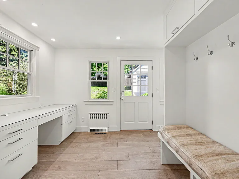 12 Rockview Dr — Photo 16