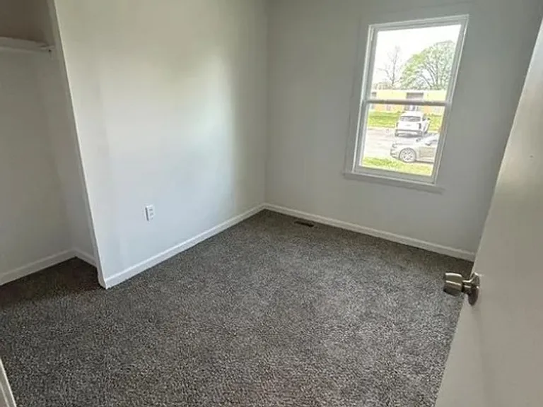 1511 Andrews Dr — Photo 9