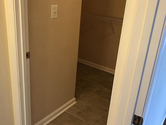3rd image of 23037 Potomac Hill Sq